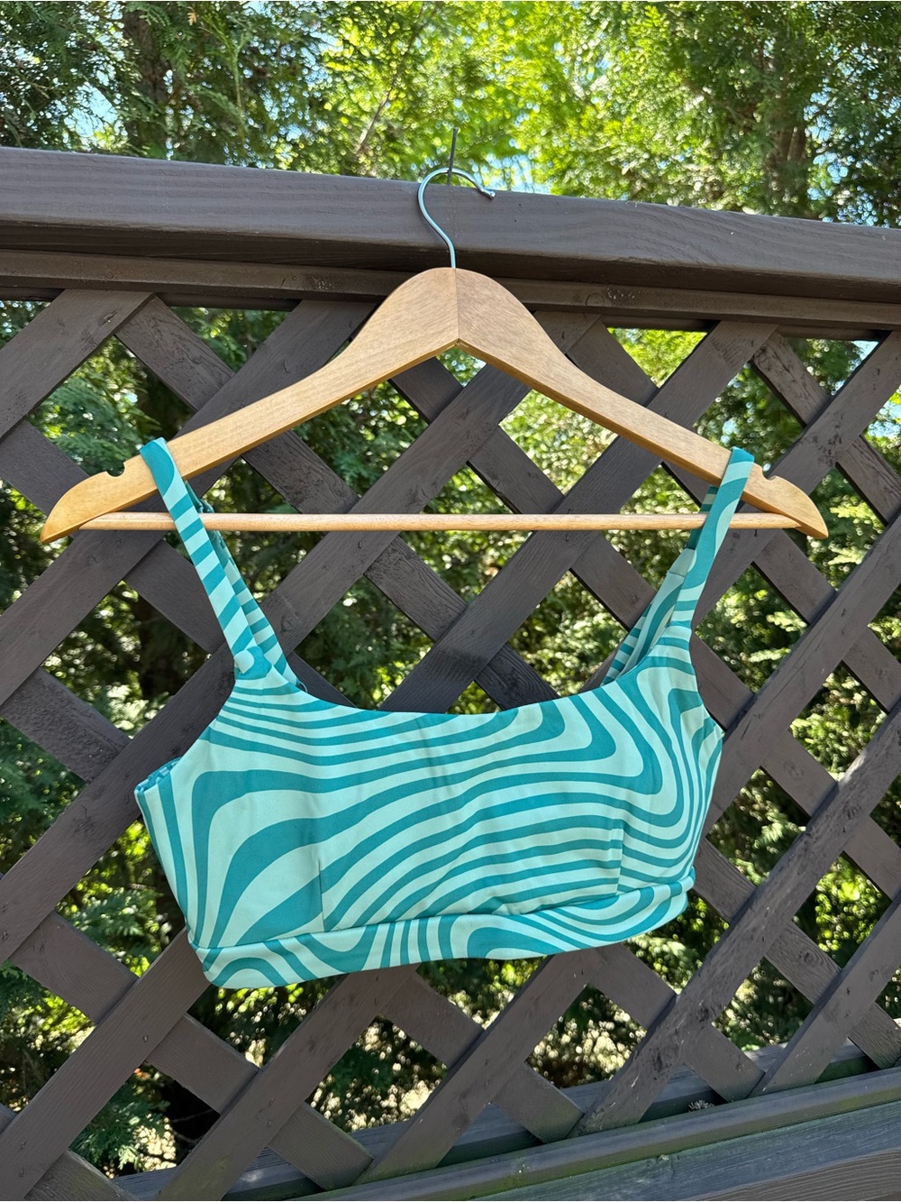 Striped Teal Scoop Sports Bra - Women’s Active Crop Top